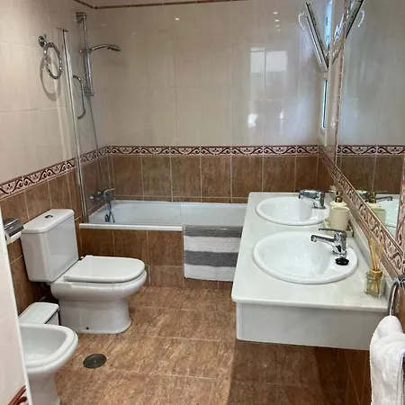 Townhouse Near Puerto Banus-heated Pool بيت للعطل *