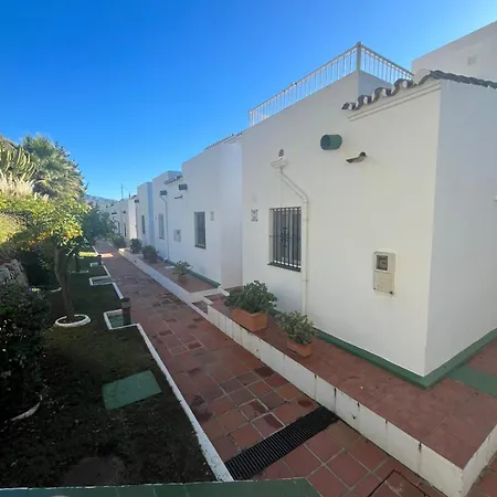 Townhouse Near Puerto Banus-heated Pool بيت للعطل ماربيا