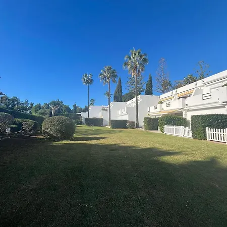 بيت للعطل Townhouse Near Puerto Banus-heated Pool