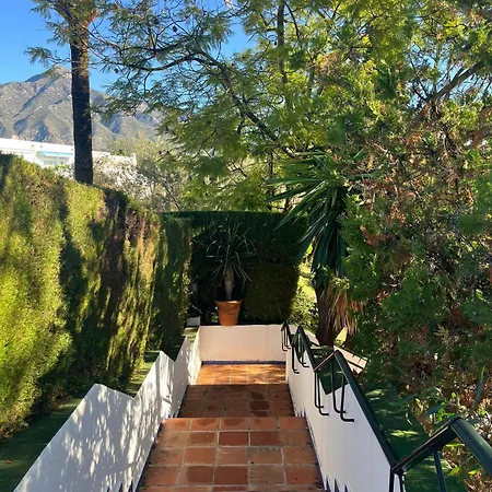 Townhouse Near Puerto Banus-heated Pool بيت للعطل *
