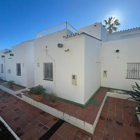 Townhouse Near Puerto Banus-heated Pool بيت للعطل ماربيا