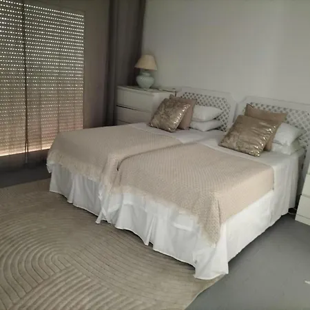 Townhouse Near Puerto Banus-heated Pool بيت للعطل *
