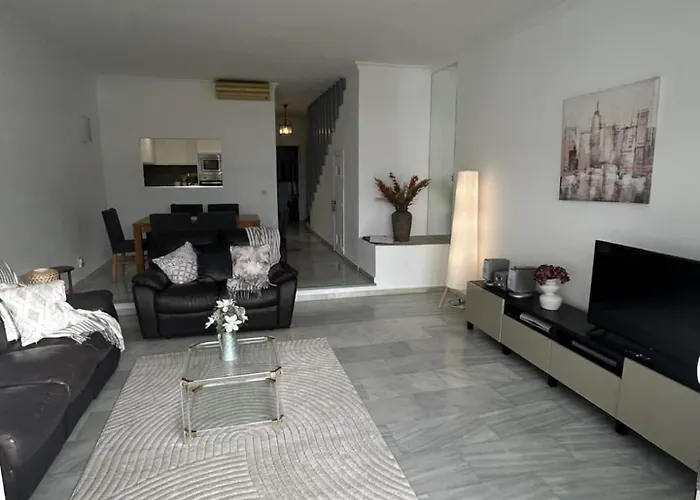 Townhouse Near Puerto Banus-heated Pool Dom wakacyjny *