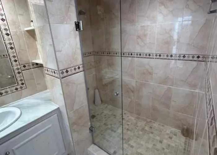 Townhouse Near Puerto Banus-heated Pool بيت للعطل